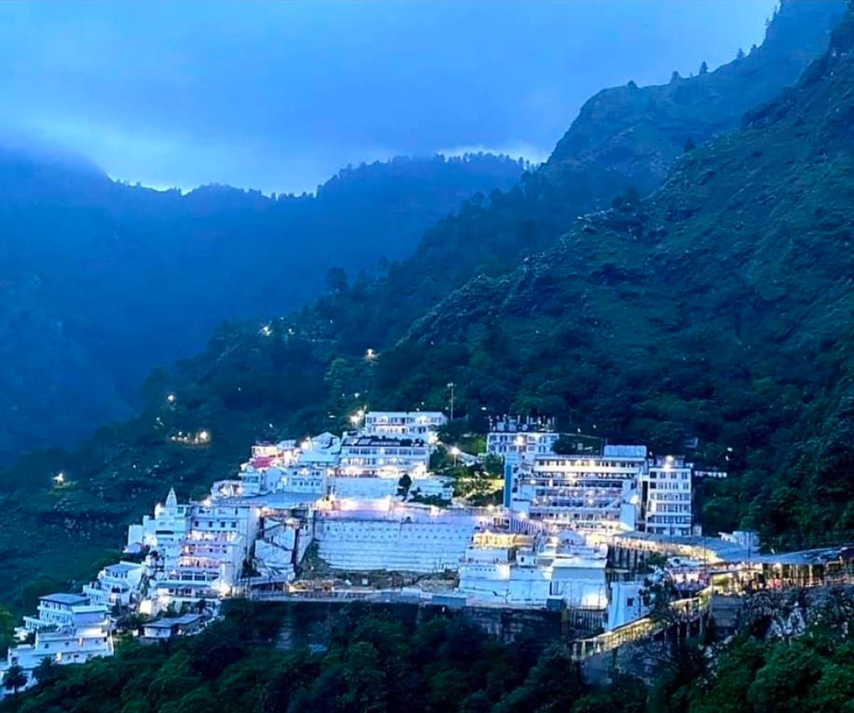 Vaishno Devi Yatra: Helicopter, Pony & Trek Options